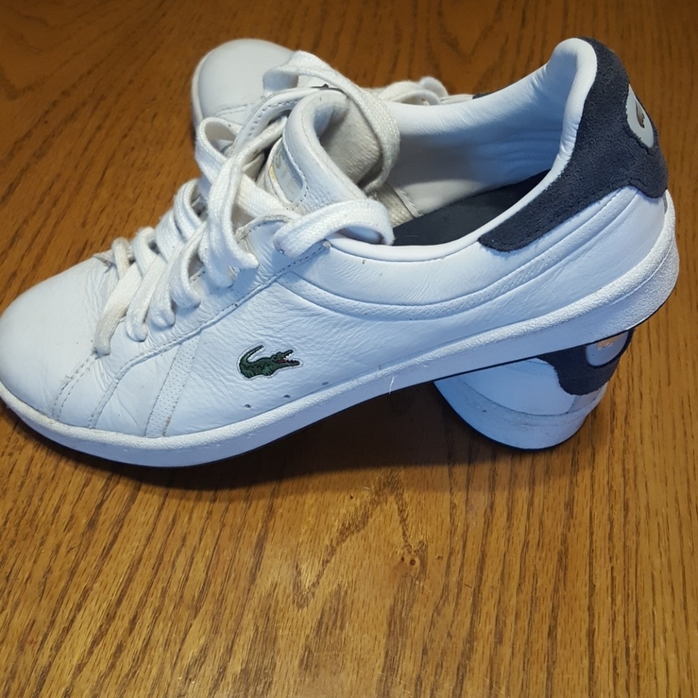 Izod Lacoste tennis shoes